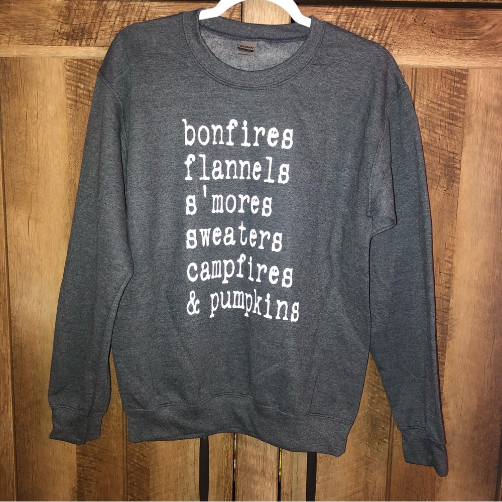 NWOT Gildan Fall Graphic Sweatshirt